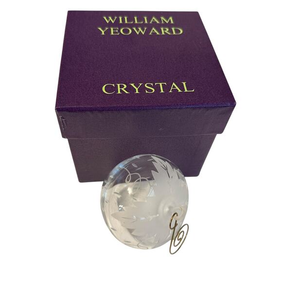 William Yeoward Etched Crystal Glass Strawberry Christmas Ornament New With Box - Picture 1 of 4